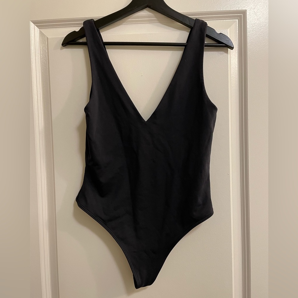 Babaton V neck bodysuit